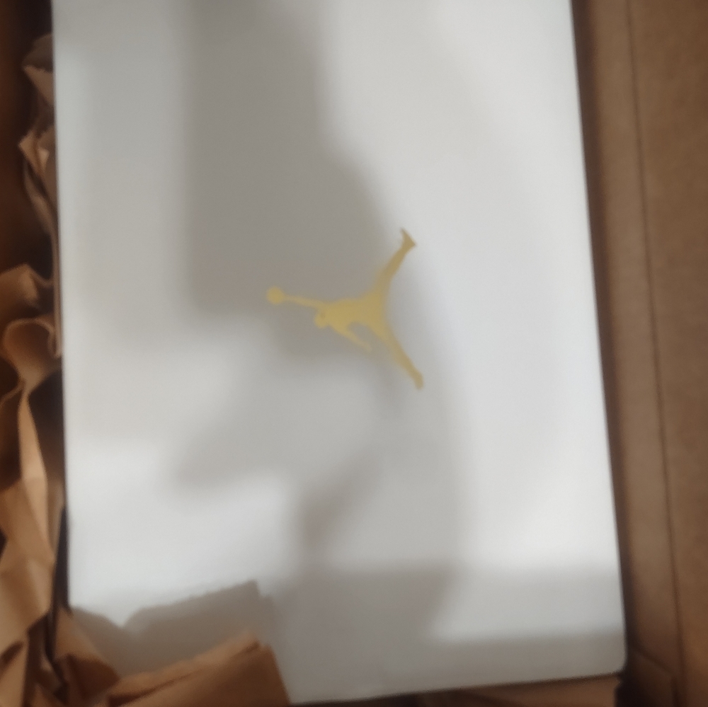 Jordan 4 - Picture 2 of 5